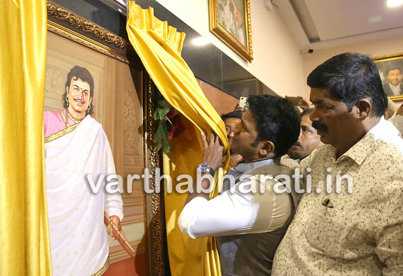 ಬೆಂಗಳೂರು: ಡಾ.ರಾಜ್‌ಕುಮಾರ್ ಒಳಾಂಗಣ ಕ್ರೀಡಾಂಗಣ ಲೋಕಾರ್ಪಣೆ